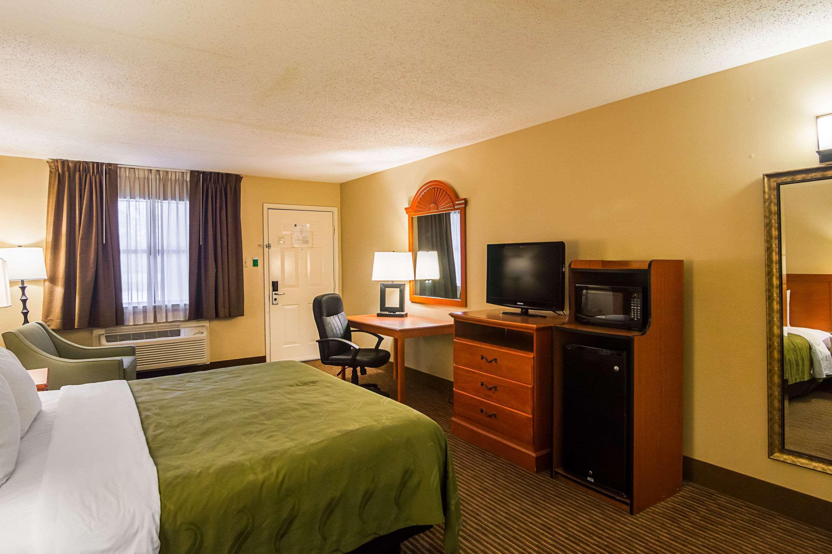 Quality Inn & Suites - Garland Exterior photo